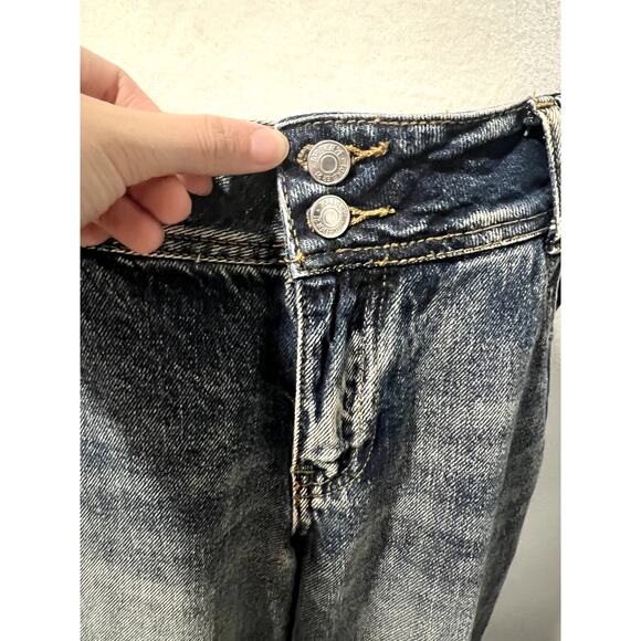 Forever 21 Low-Rise Bootcut Wash-Out Jeans - Picture 5 of 6